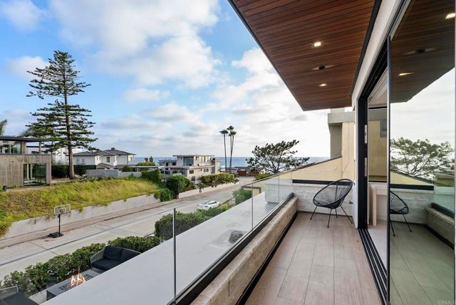 216 Ocean St., Solana Beach, CA 92075