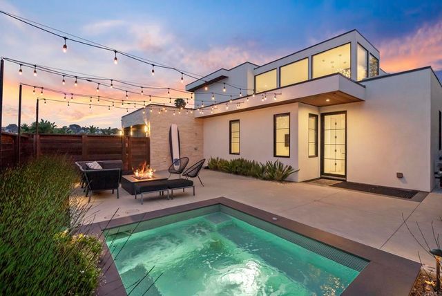 216 Ocean St., Solana Beach, CA 92075