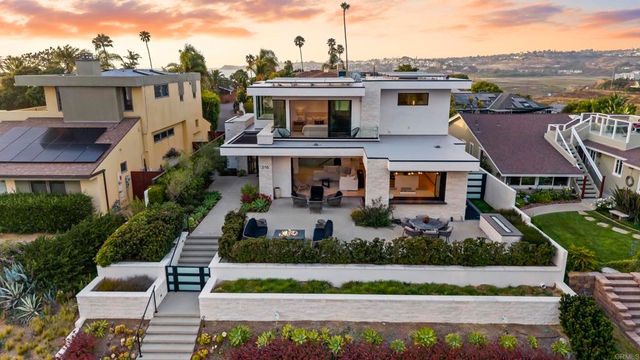 216 Ocean St., Solana Beach, CA 92075