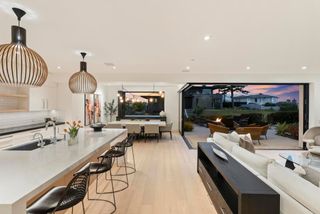 216 Ocean St., Solana Beach, CA 92075