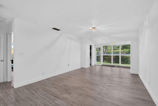 8681 BOCA Drive 20, Boca Raton, FL 33433
