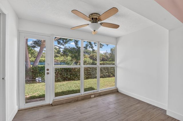 8681 BOCA Drive 20, Boca Raton, FL 33433