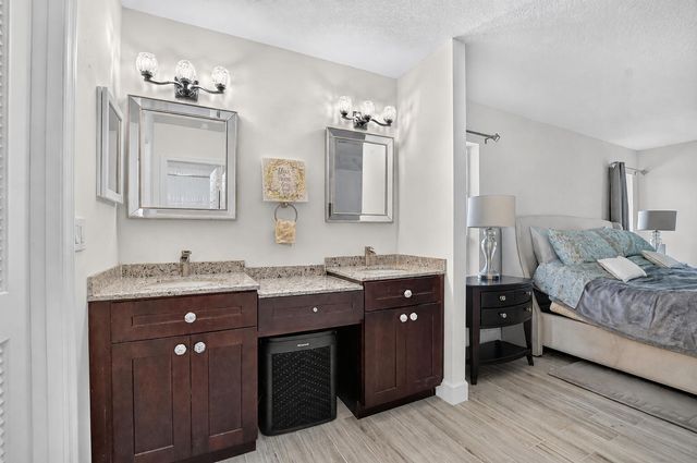 8681 BOCA Drive 20, Boca Raton, FL 33433