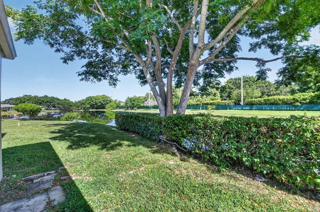 8681 BOCA Drive 20, Boca Raton, FL 33433