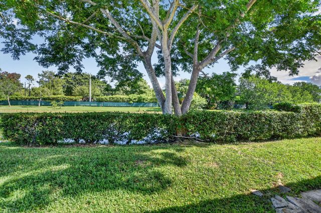 8681 BOCA Drive 20, Boca Raton, FL 33433