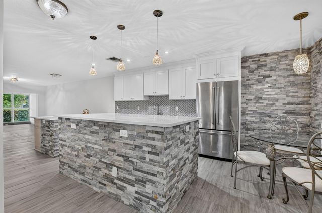 8681 BOCA Drive 20, Boca Raton, FL 33433