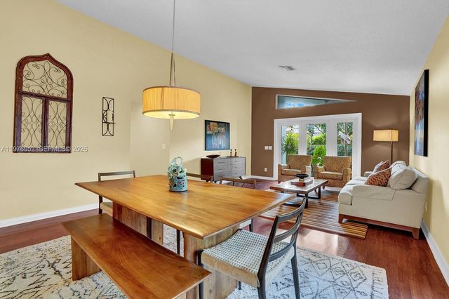 2091 Island Cir, Weston, FL 33326