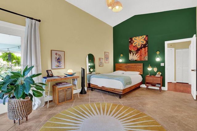 2091 Island Cir, Weston, FL 33326