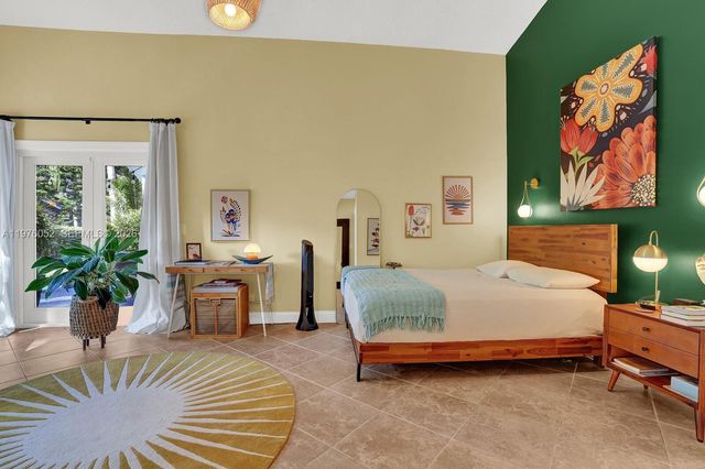 2091 Island Cir, Weston, FL 33326