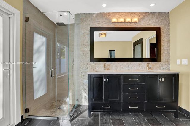 2091 Island Cir, Weston, FL 33326