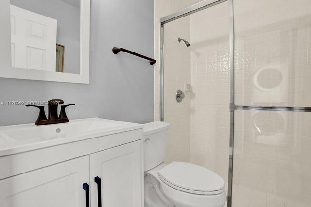 2091 Island Cir, Weston, FL 33326