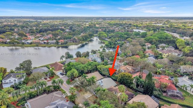 2091 Island Cir, Weston, FL 33326