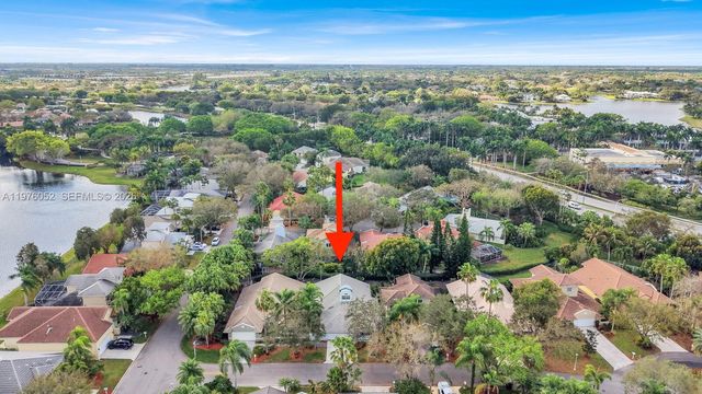 2091 Island Cir, Weston, FL 33326