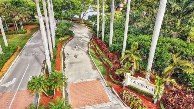 2091 Island Cir, Weston, FL 33326
