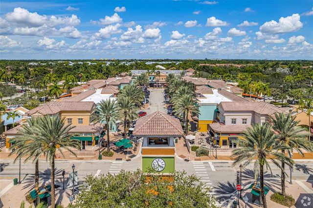 2091 Island Cir, Weston, FL 33326