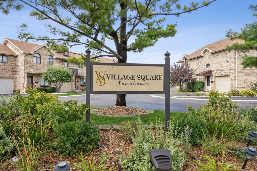 8909 Village Square Lane, Brookfield, IL 60513 — photo 2