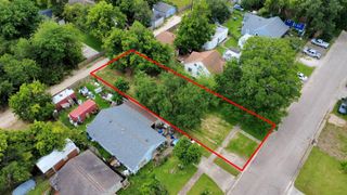 111 6th Avenue N, Texas City, TX 77590