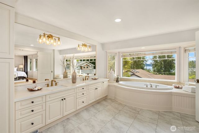 10030 NE 110th Street, Kirkland, WA 98033