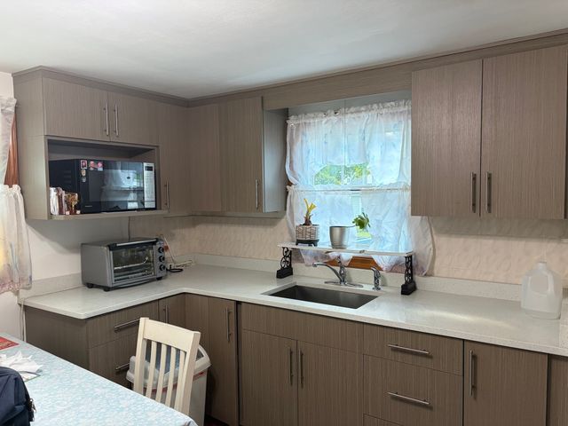 87 Pine Hill Cir, Waltham, MA 02451