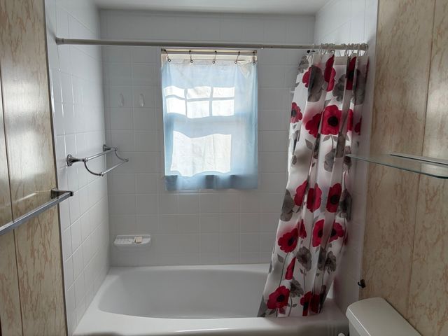 87 Pine Hill Cir, Waltham, MA 02451