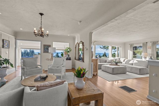 4411 SW Othello Street, Seattle, WA 98136