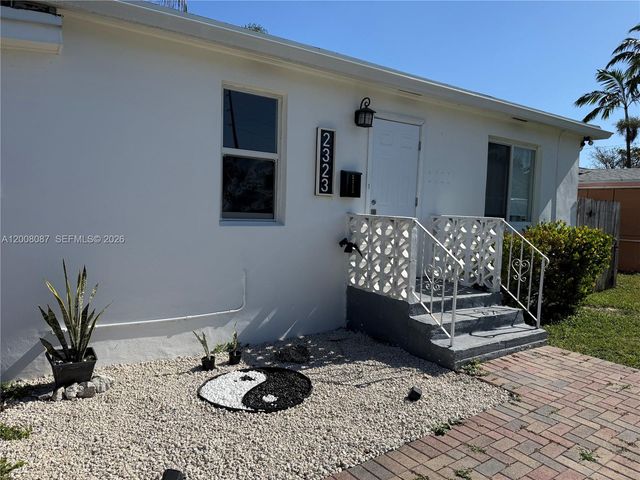 2323 Cleveland Street, Hollywood, FL 33020