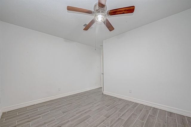 909 Oak Vista Court, Friendswood, TX 77546