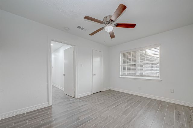 909 Oak Vista Court, Friendswood, TX 77546