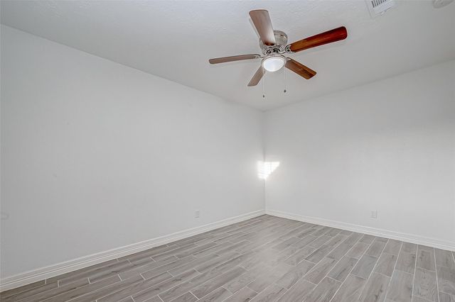 909 Oak Vista Court, Friendswood, TX 77546