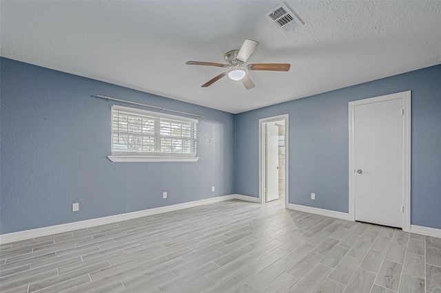 909 Oak Vista Court, Friendswood, TX 77546