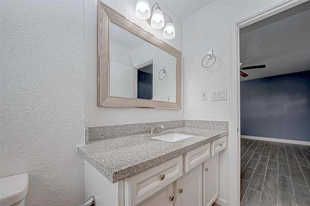 909 Oak Vista Court, Friendswood, TX 77546