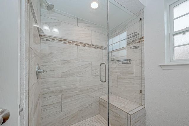 909 Oak Vista Court, Friendswood, TX 77546
