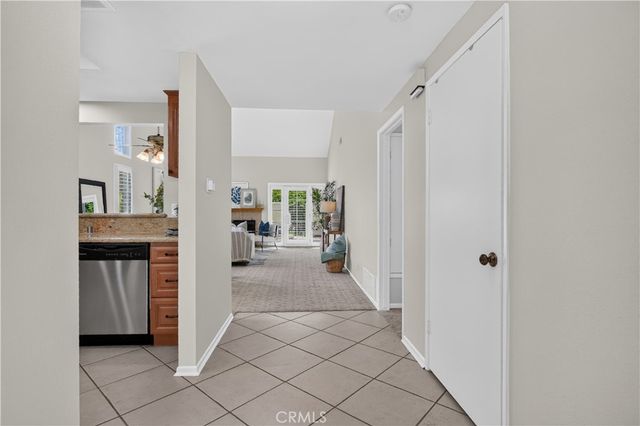 8488 Oakstone Circle, Huntington Beach, CA 92646