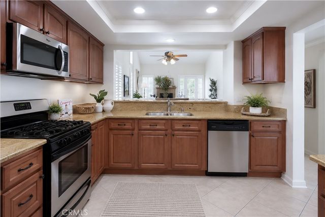 8488 Oakstone Circle, Huntington Beach, CA 92646
