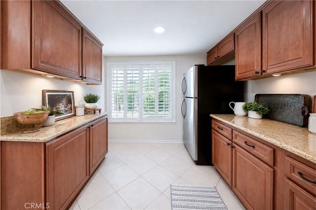8488 Oakstone Circle, Huntington Beach, CA 92646