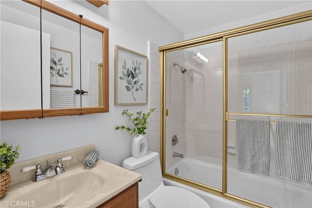 8488 Oakstone Circle, Huntington Beach, CA 92646