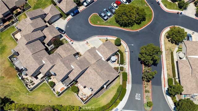 8488 Oakstone Circle, Huntington Beach, CA 92646