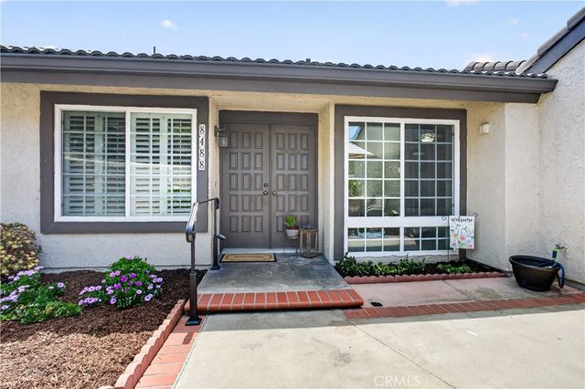 8488 Oakstone Circle, Huntington Beach, CA 92646