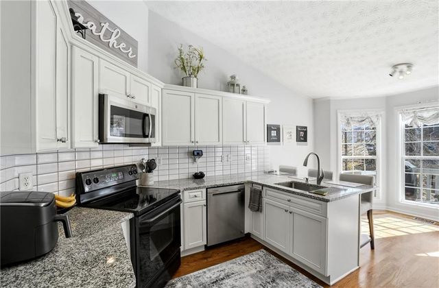 225 DUNAGAN DR, Lawrenceville, GA 30045