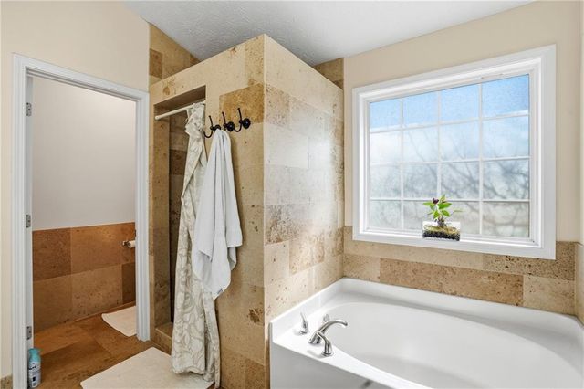 225 DUNAGAN DR, Lawrenceville, GA 30045