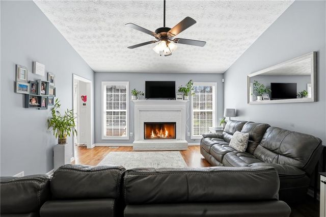 225 DUNAGAN DR, Lawrenceville, GA 30045