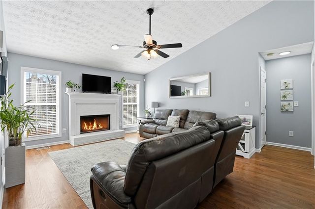 225 DUNAGAN DR, Lawrenceville, GA 30045