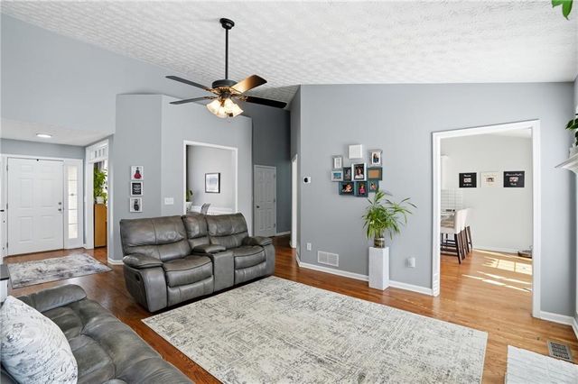 225 DUNAGAN DR, Lawrenceville, GA 30045