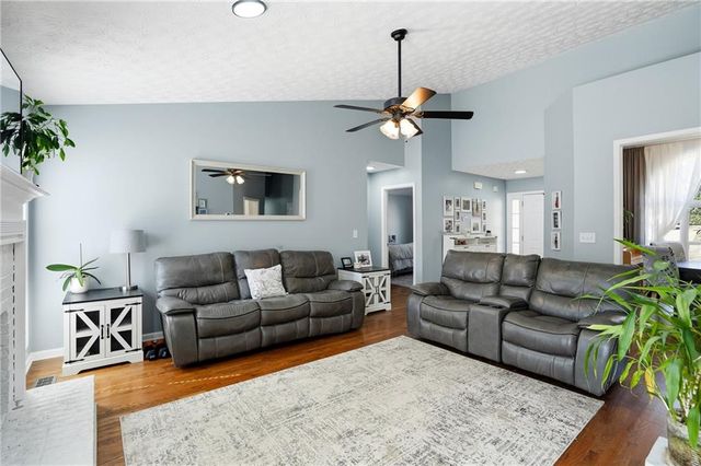 225 DUNAGAN DR, Lawrenceville, GA 30045