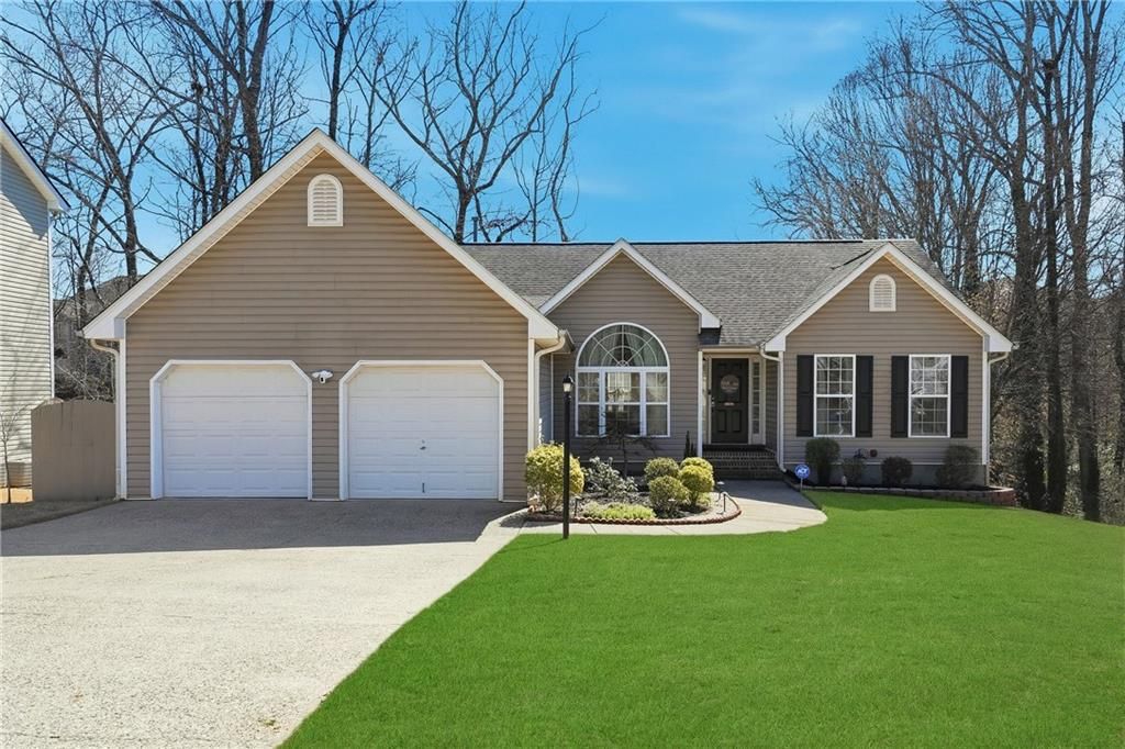 225 DUNAGAN DR, Lawrenceville, GA 30045