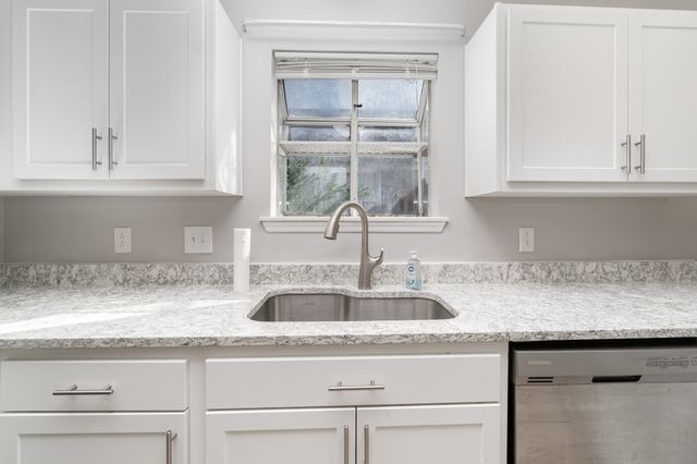 2600 Paddle Wheel Dr, Nashville, TN 37214