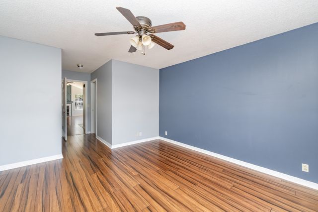 2600 Paddle Wheel Dr, Nashville, TN 37214