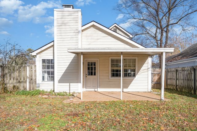 2600 Paddle Wheel Dr, Nashville, TN 37214