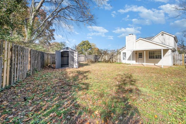 2600 Paddle Wheel Dr, Nashville, TN 37214