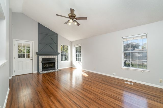 2600 Paddle Wheel Dr, Nashville, TN 37214